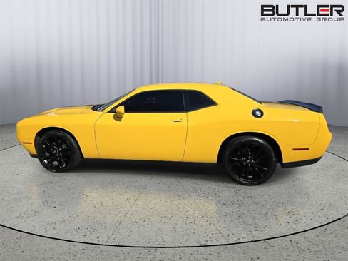 Used 2018 Dodge Challenger SXT Plus image 8