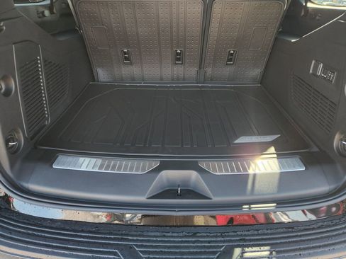 New 2026 Chevrolet Suburban High Country w/ Sun And Tow Package image 24