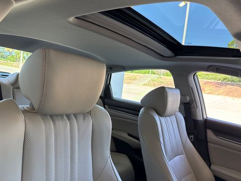 Used 2020 Honda Accord Touring image 14