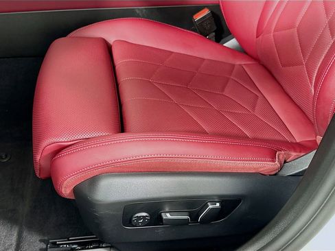 Used 2025 BMW 530i w/ Premium Package image 20