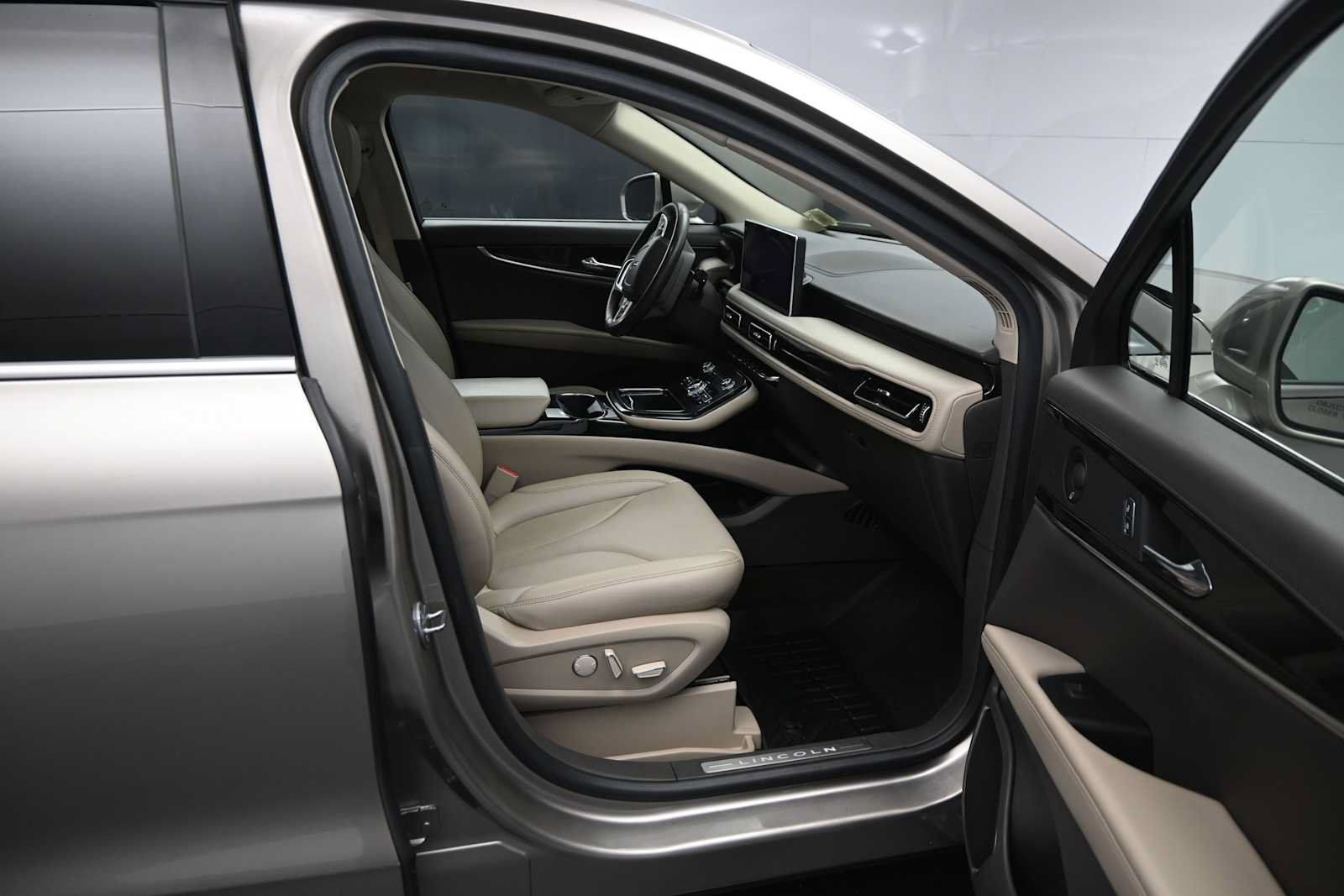 Used 2021 Lincoln Nautilus Reserve AWD/4WD image 26