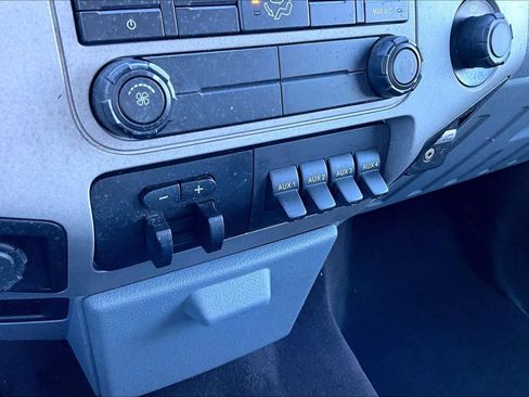 Used 2015 Ford F250 XLT w/ XLT Interior Package image 32