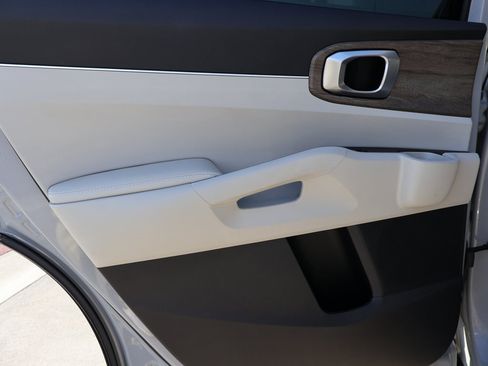 Used 2023 Kia Sorento X-Line EX image 18