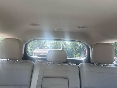 Used 2020 Ford Explorer XLT w/ Equipment Group 202A AWD/4WD image 13