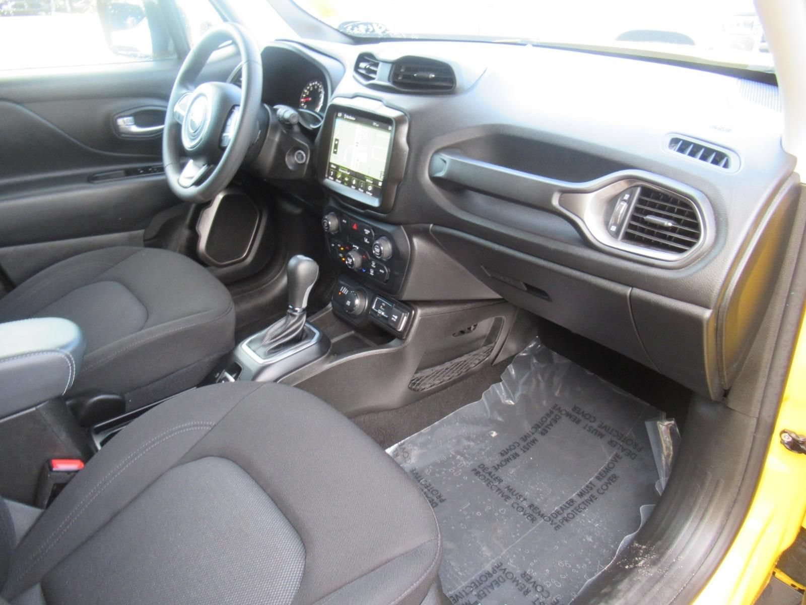 Certified 2023 Jeep Renegade Latitude AWD/4WD image 11