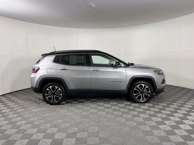 Used 2022 Jeep Compass Limited AWD/4WD image 8