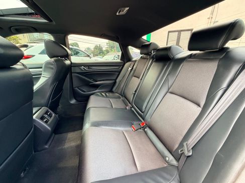Used 2018 Honda Accord Sport image 17