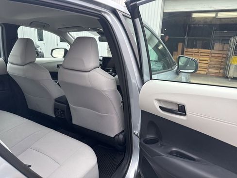 Used 2023 Toyota Corolla Cross L image 15