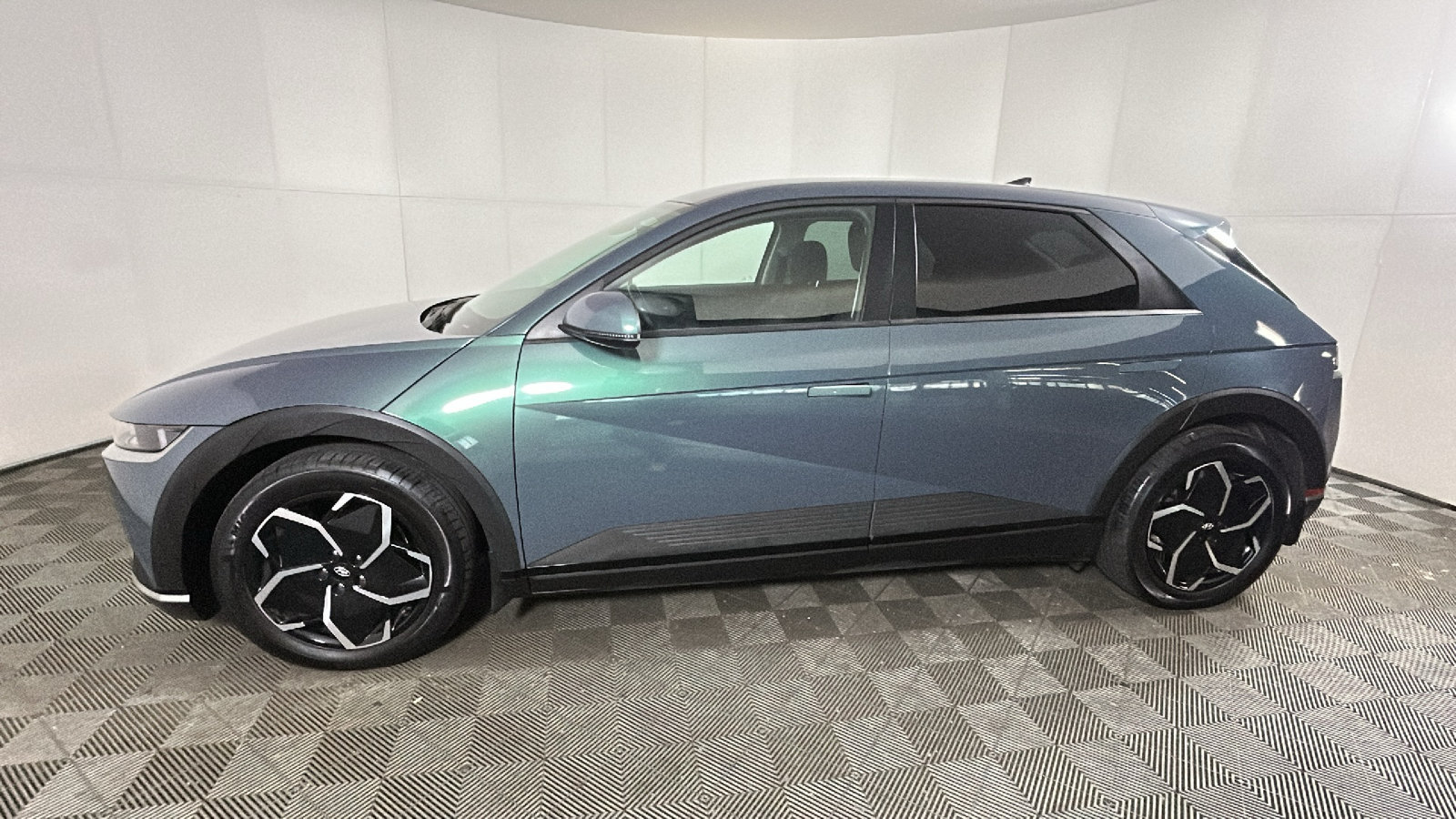Used 2024 Hyundai Ioniq 5 SEL AWD/4WD image 7