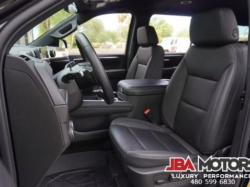 Used 2025 Chevrolet Suburban LT RWD image 6