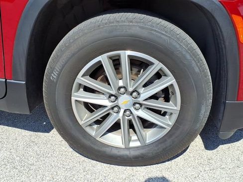Used 2023 Chevrolet Traverse LT AWD/4WD image 11