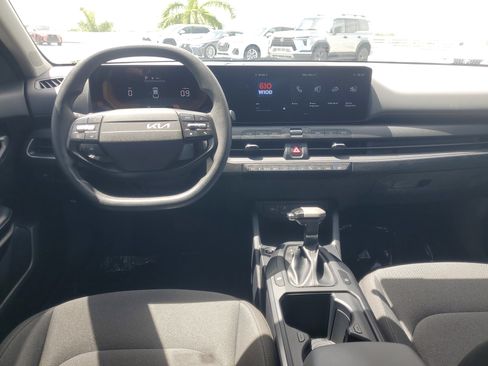 Used 2025 Kia K4 FWD image 9