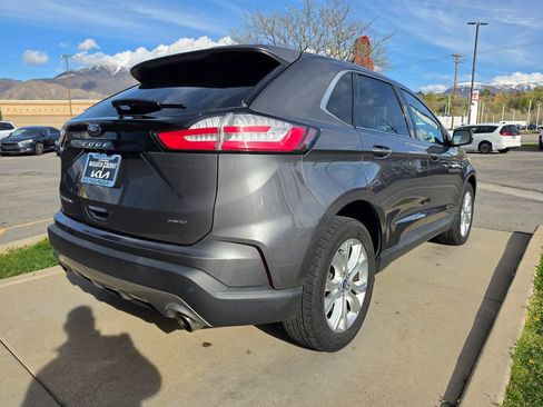 Used 2022 Ford Edge Titanium AWD/4WD image 5