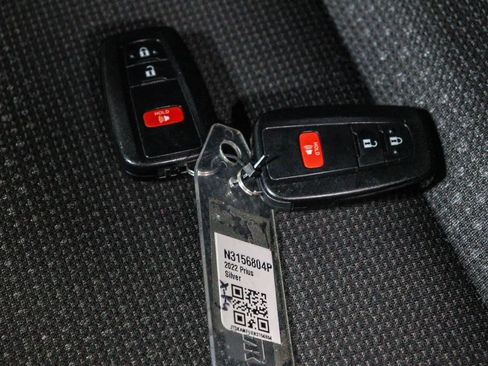 Certified 2022 Toyota Prius LE FWD image 30