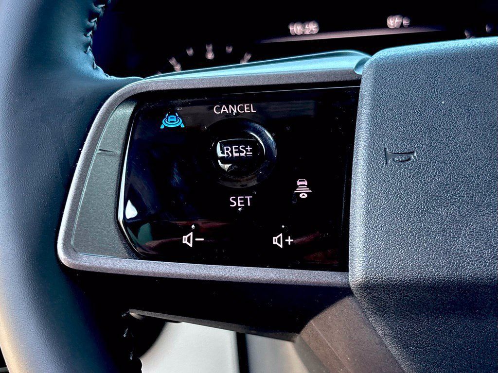 Certified 2025 Nissan Murano SV FWD image 15