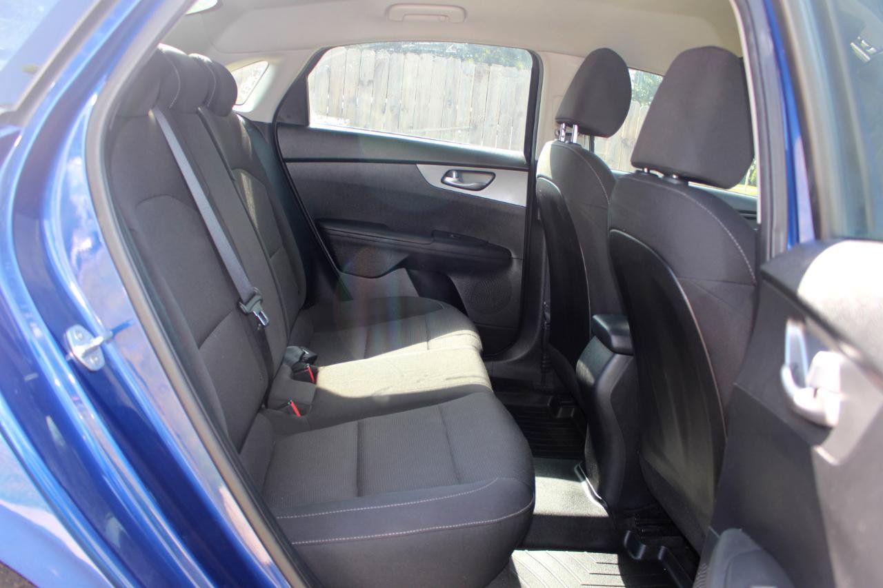 Used 2020 Kia Forte LXS FWD image 31