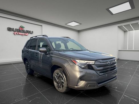 Certified 2025 Subaru Forester Premium AWD/4WD image 1