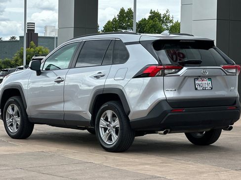 Used 2025 Toyota RAV4 XLE w/ Convenience Package AWD/4WD image 6
