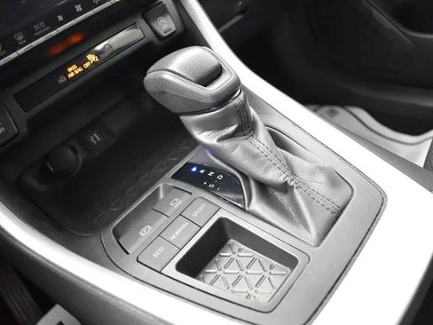 Used 2024 Toyota RAV4 XLE image 33