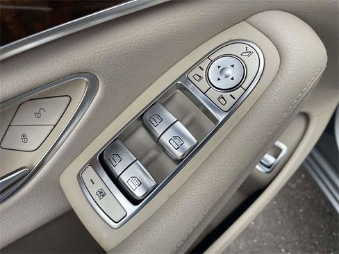 Used 2015 Mercedes-Benz S 550 Sedan image 11