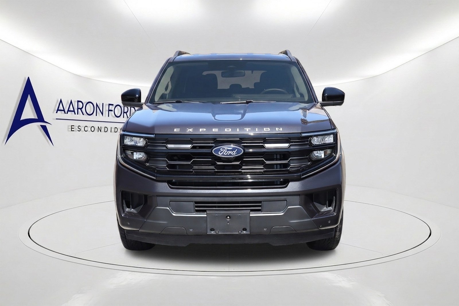 Used 2025 Ford Expedition Active RWD image 2