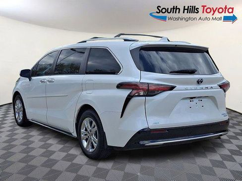 Certified 2022 Toyota Sienna Platinum AWD/4WD image 4