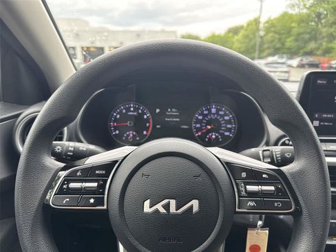 Used 2023 Kia Forte LXS w/ LXS Technology Package FWD image 17