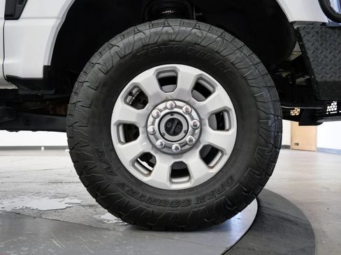 Used 2024 Ford F250 XL w/ STX Appearance Package AWD/4WD image 34