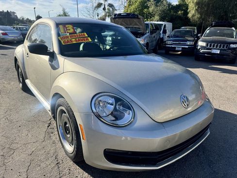 Used 2013 Volkswagen Beetle 2.5 image 1