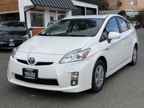 Used 2011 Toyota Prius Three image 1