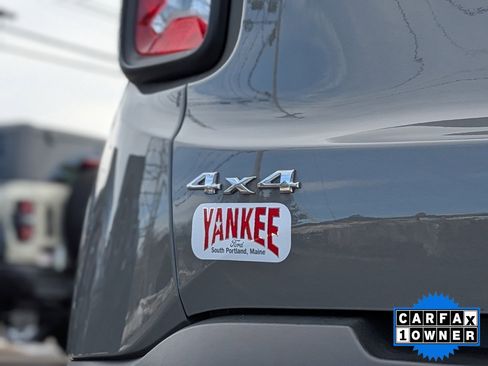 Used 2021 Jeep Renegade Latitude w/ Convenience Group image 13