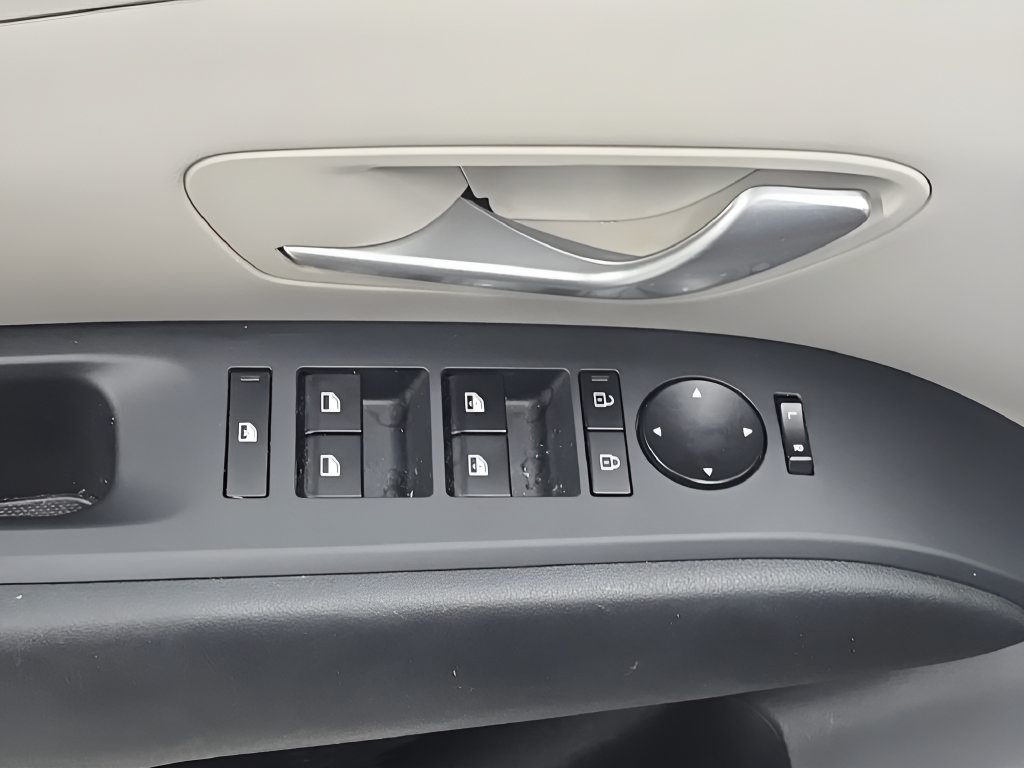 Certified 2025 Hyundai Tucson SEL AWD/4WD image 11