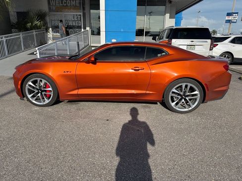 Used 2022 Chevrolet Camaro LT RWD image 8