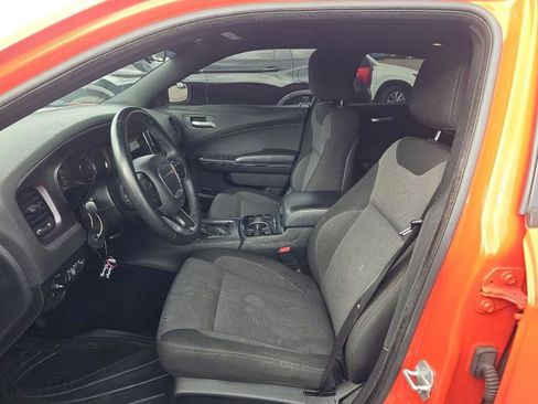 Used 2018 Dodge Charger SXT w/ Blacktop Package RWD image 21