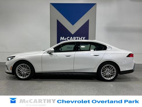 Used 2025 BMW 530i xDrive w/ Premium Package AWD/4WD image 8