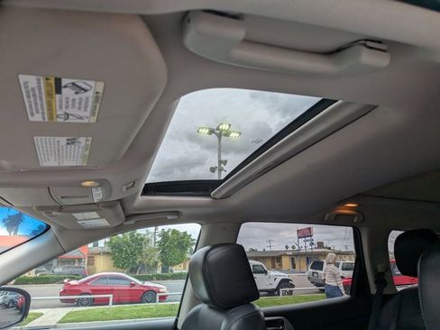 Used 2013 Nissan Pathfinder Platinum w/ Platinum Premium Pkg FWD image 13