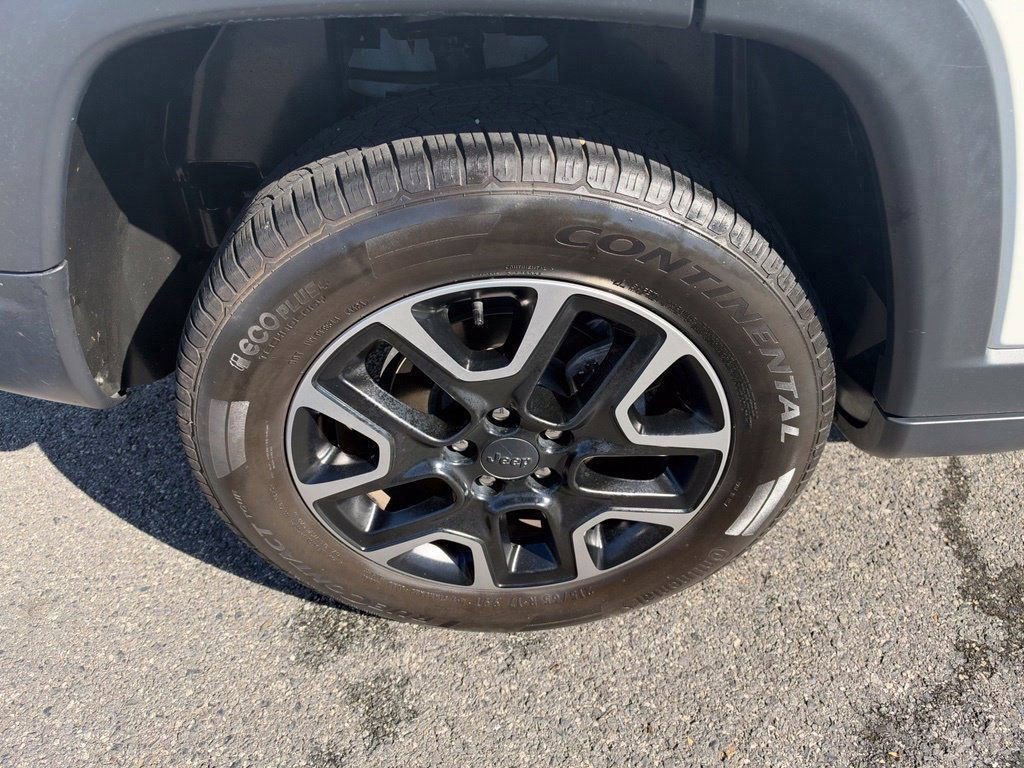 Used 2019 Jeep Compass Trailhawk w/ Leather Interior Group AWD/4WD image 15