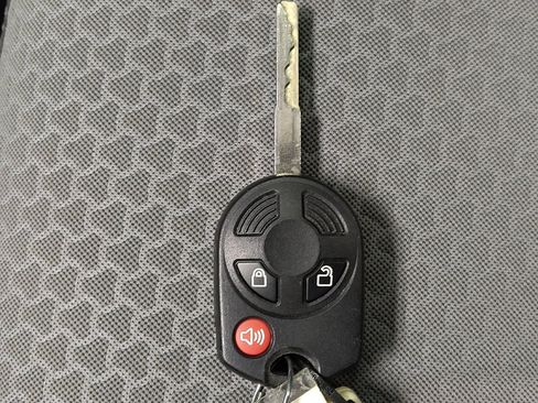 Used 2018 Ford Escape SE image 32