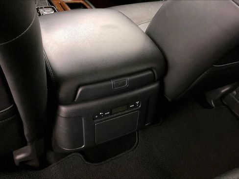 Used 2024 Nissan Armada SL w/ Captain's Chairs Package AWD/4WD image 11