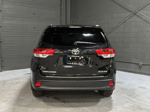 Used 2019 Toyota Highlander XLE AWD/4WD image 5
