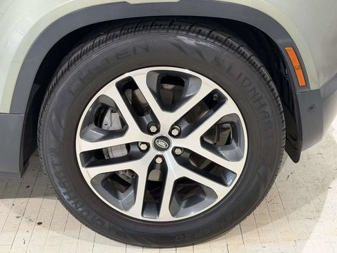 Used 2020 Land Rover Defender 110 HSE AWD/4WD image 16