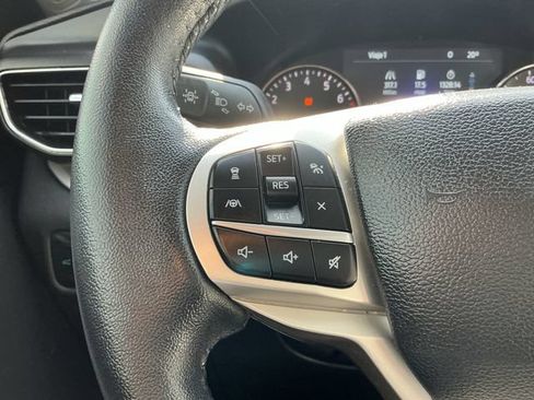 Used 2023 Ford Explorer XLT w/ Equipment Group 202A RWD image 16
