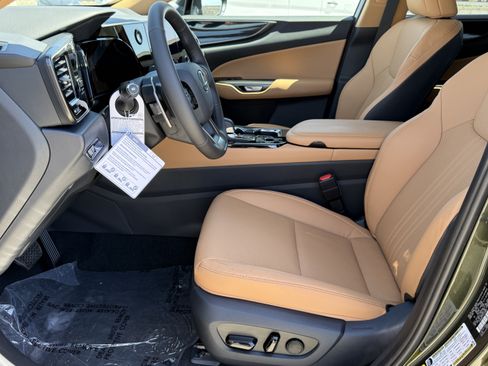 New 2026 Lexus NX 350 AWD image 19