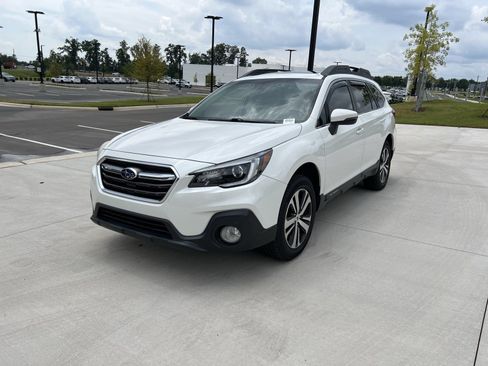 Used 2019 Subaru Outback 2.5i Limited AWD/4WD image 6