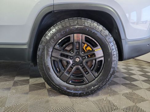 Used 2023 Rivian R1S Adventure AWD/4WD image 10