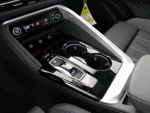 New 2025 Audi Q5 Premium Plus image 22