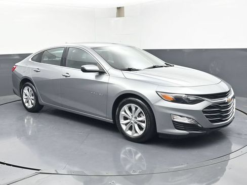 Used 2024 Chevrolet Malibu LT FWD image 2