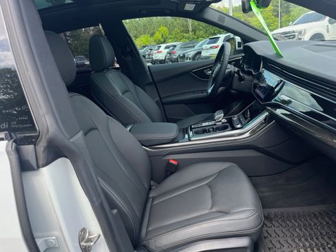 Used 2025 Audi Q8 Premium Plus w/ Premium Plus Package AWD/4WD image 40