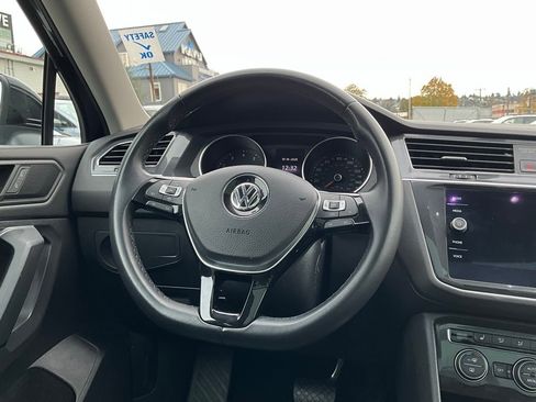 Used 2019 Volkswagen Tiguan SE image 20