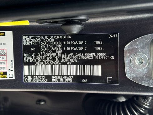 Used 2018 Toyota 4Runner TRD Off-Road AWD/4WD image 29